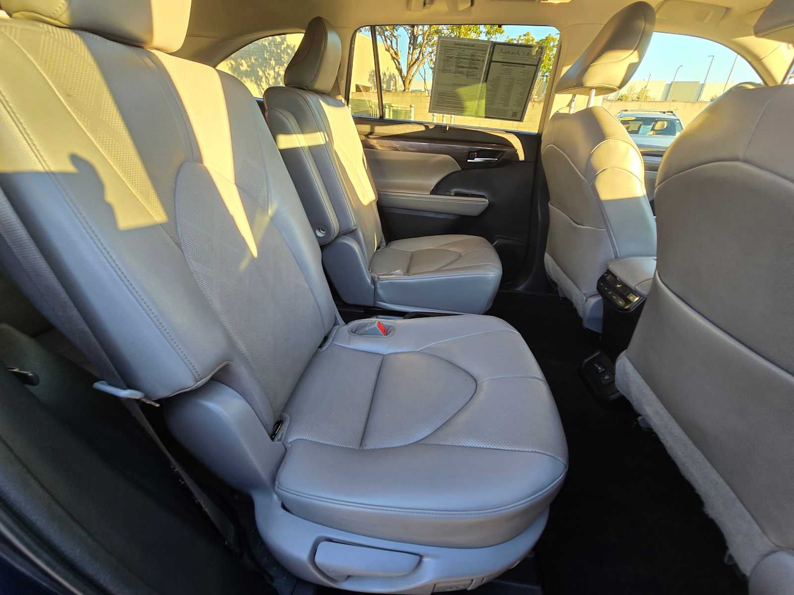 2023 Toyota Highlander Platinum