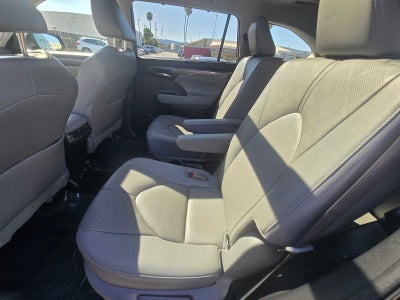 2023 Toyota Highlander Platinum