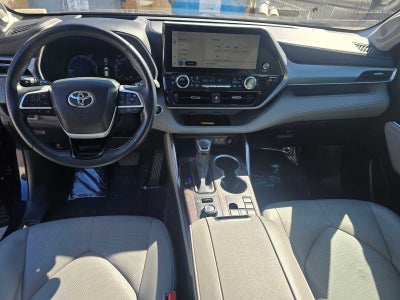 2023 Toyota Highlander Platinum