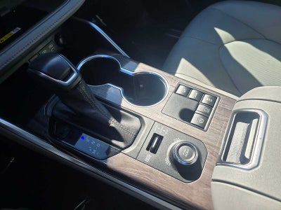 2023 Toyota Highlander Platinum