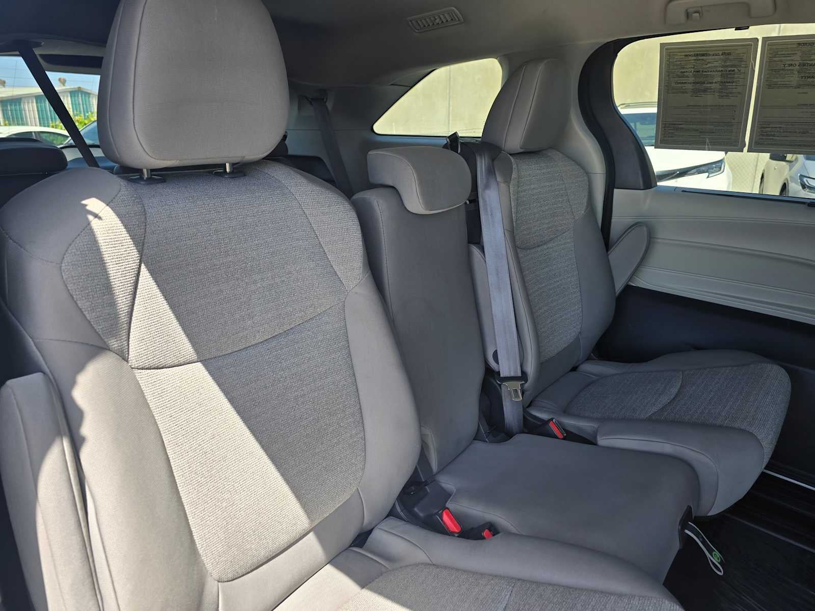 2024 Toyota Sienna LE - Photo 13
