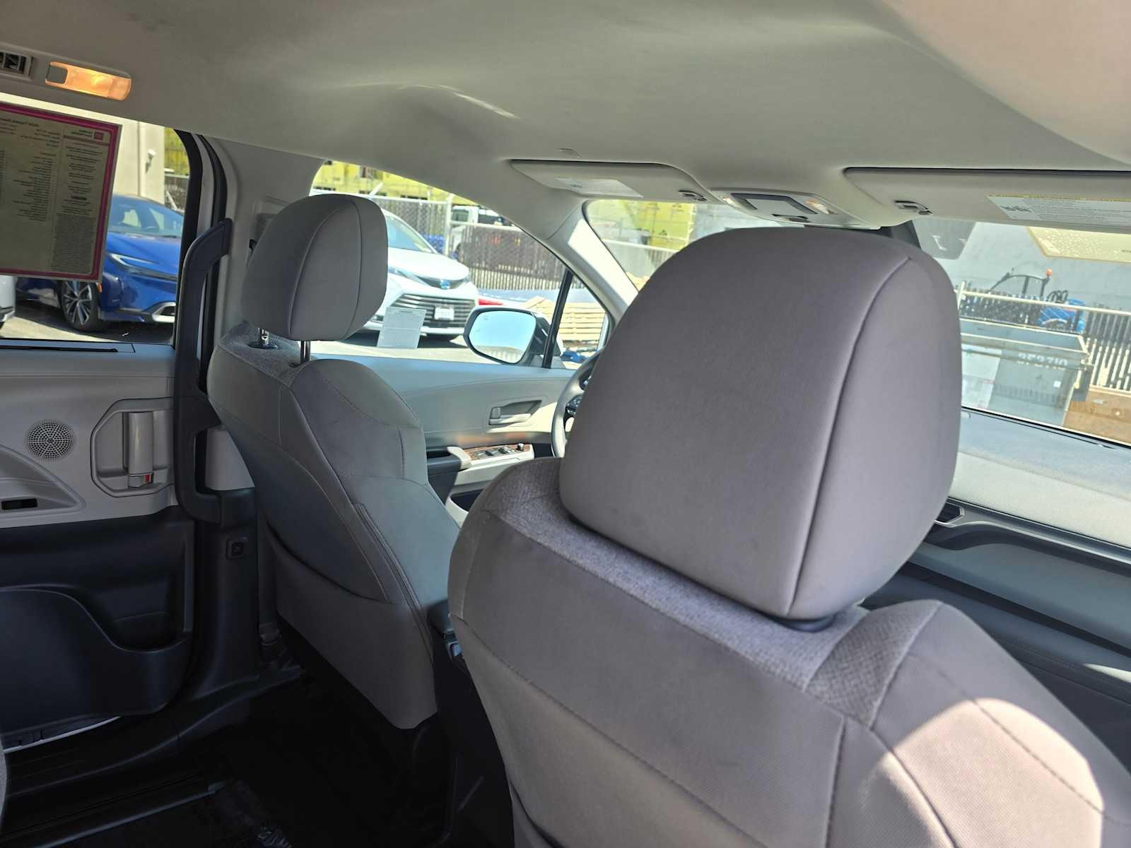 2024 Toyota Sienna LE - Photo 14