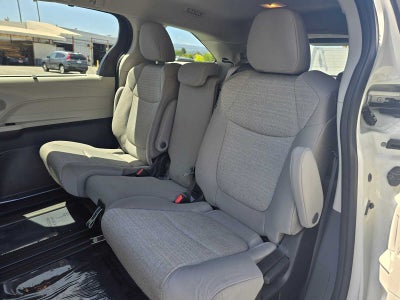 2024 Toyota Sienna LE