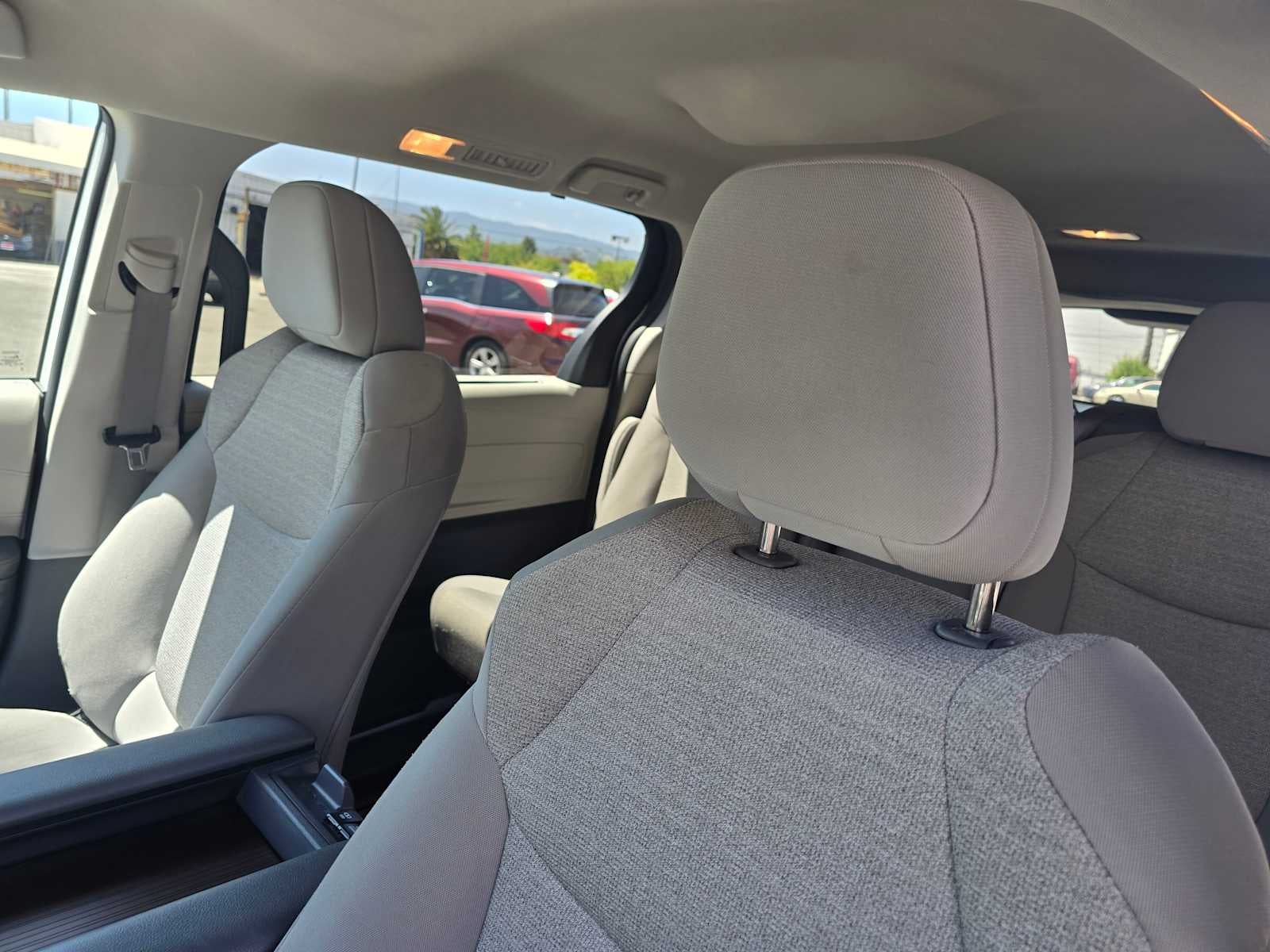2024 Toyota Sienna LE - Photo 23