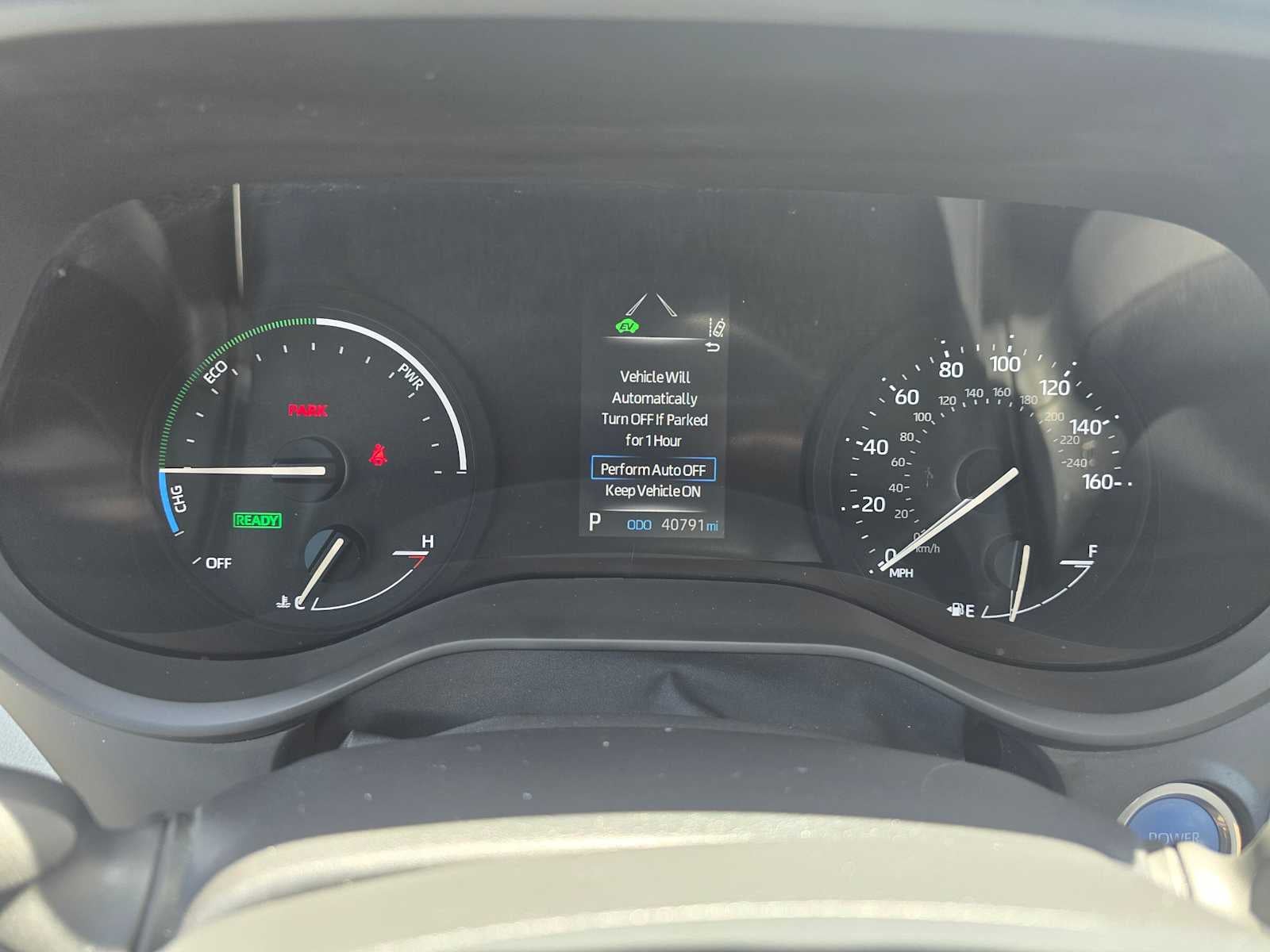 2024 Toyota Sienna LE - Photo 25
