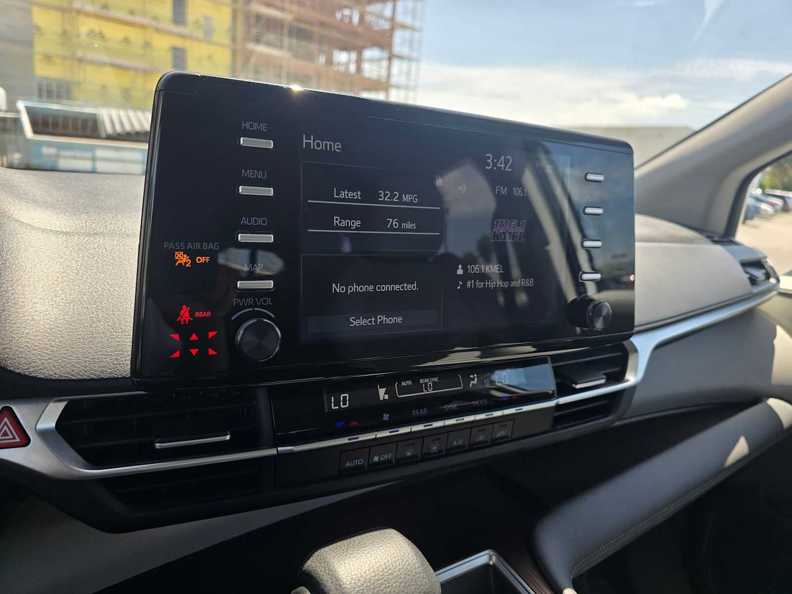 2024 Toyota Sienna LE - Photo 26