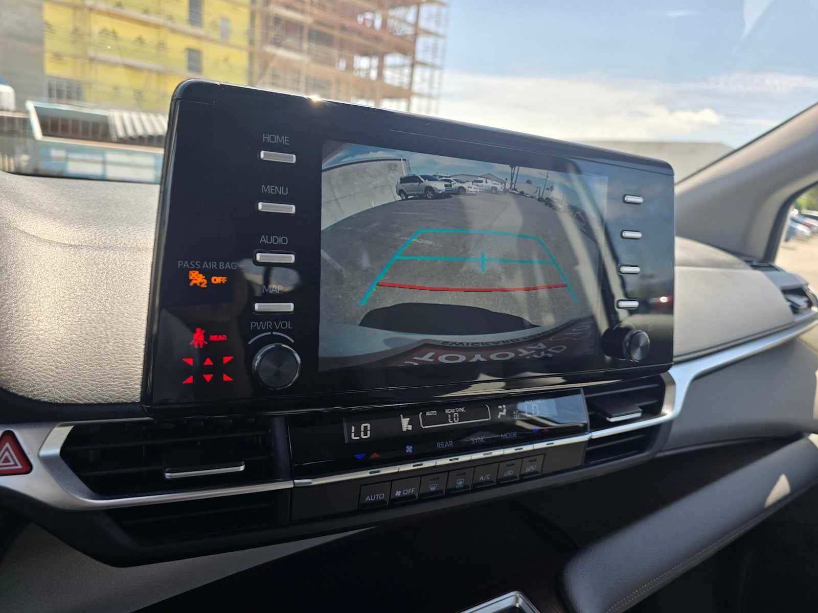 2024 Toyota Sienna LE - Photo 27