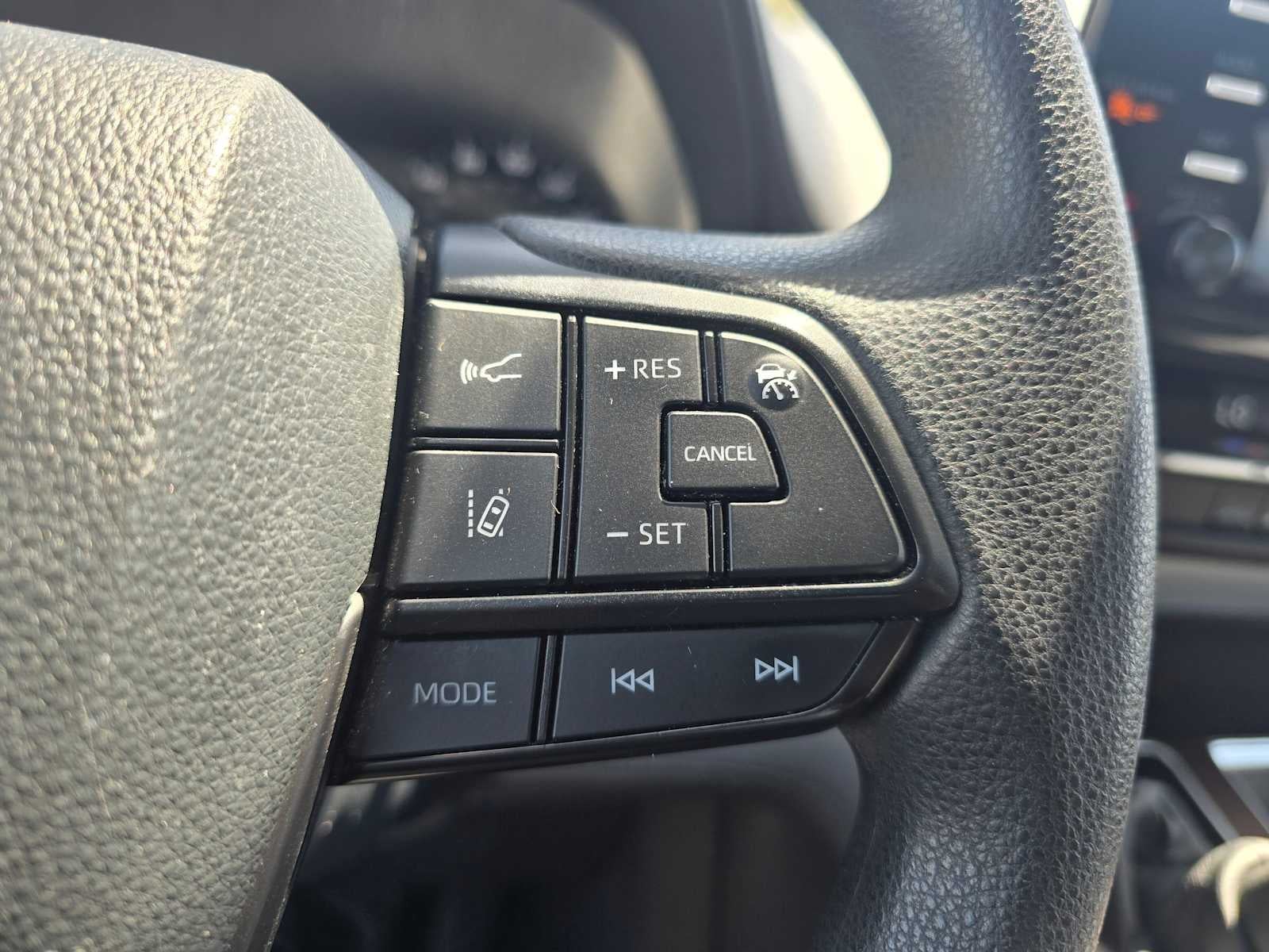 2024 Toyota Sienna LE - Photo 30