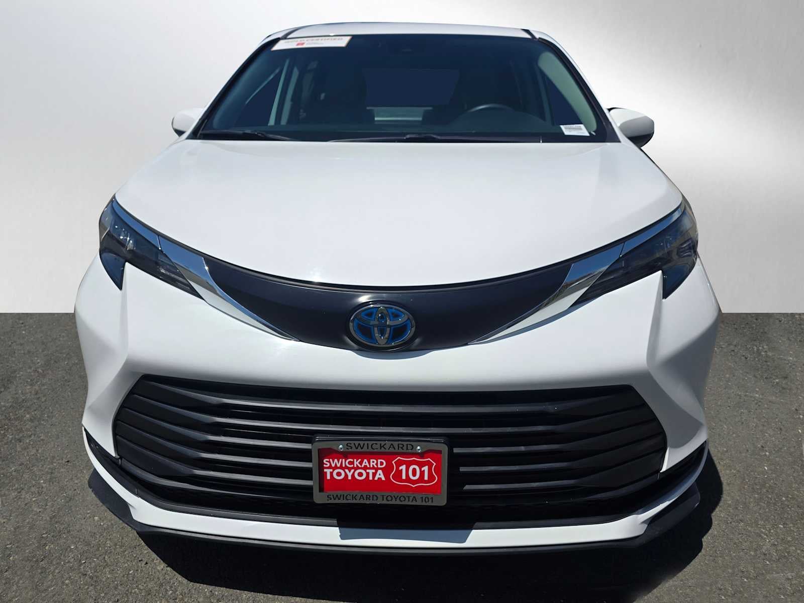 2024 Toyota Sienna LE - Photo 8