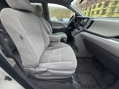 2020 Toyota Sienna LE