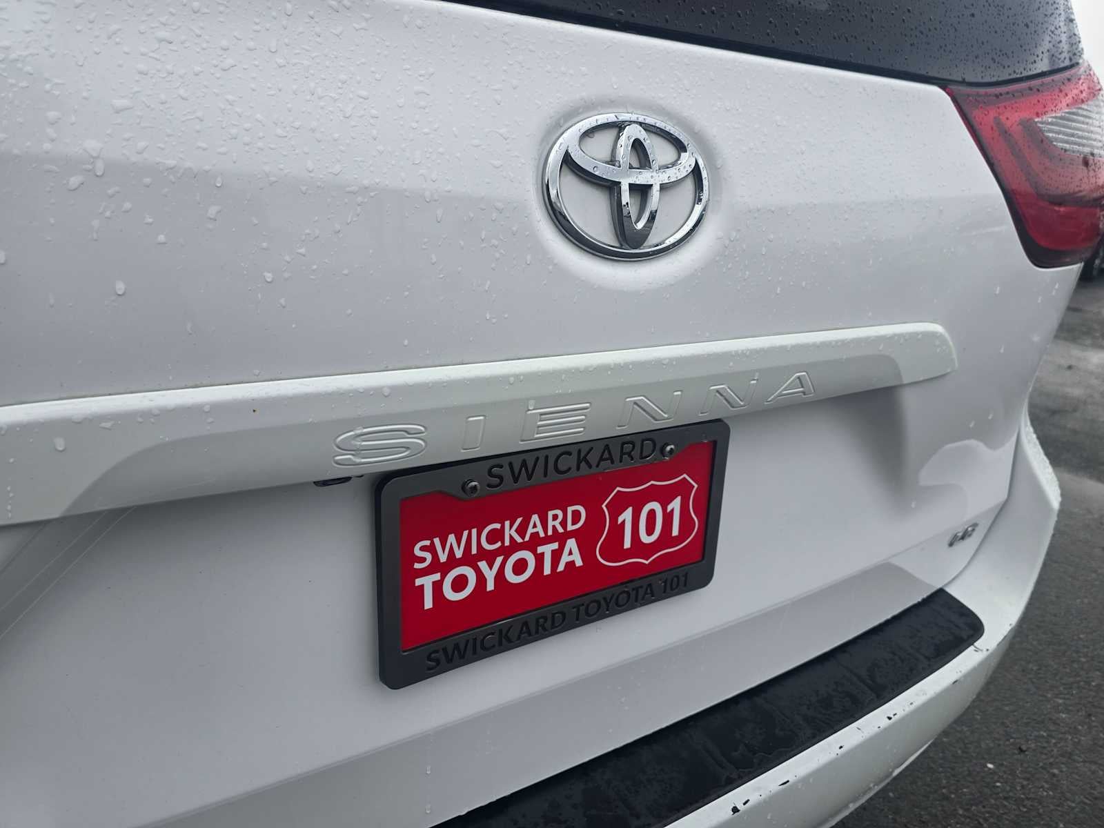 2020 Toyota Sienna LE
