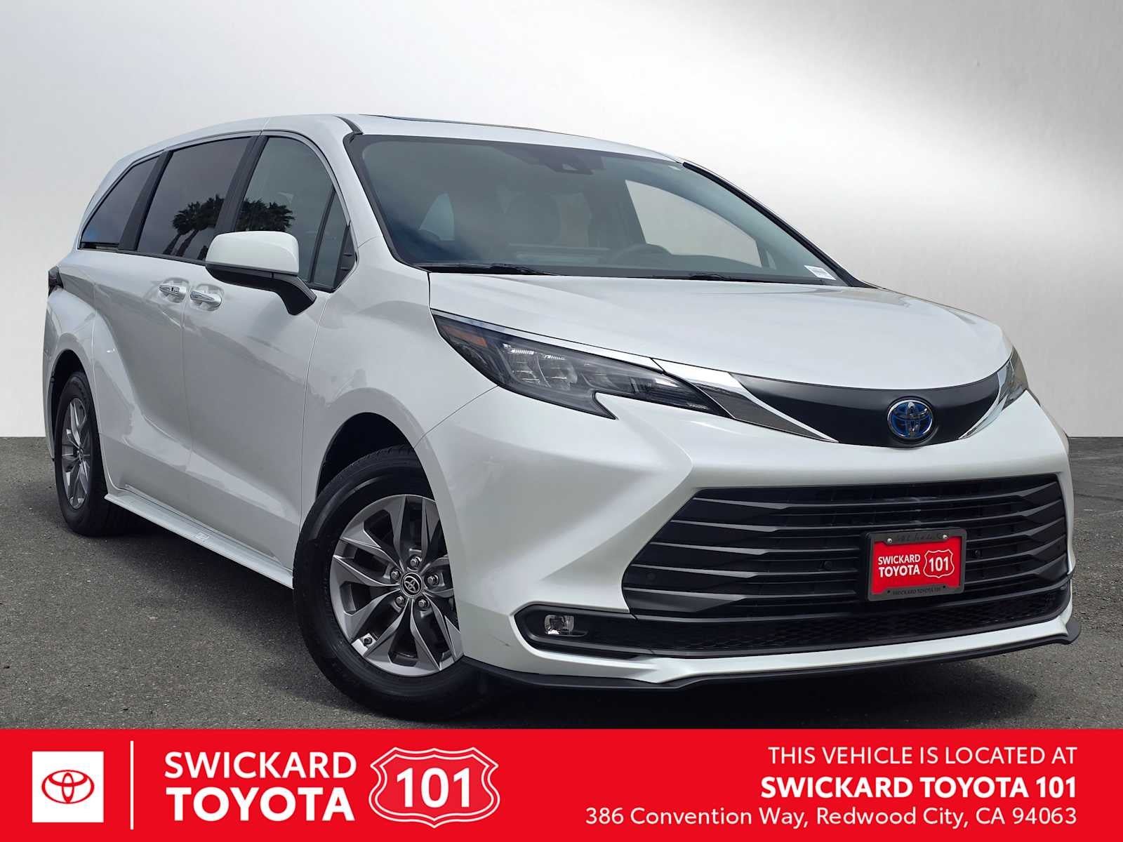 2025 Toyota Sienna XLE