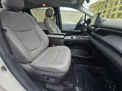 2025 Toyota Sienna XLE
