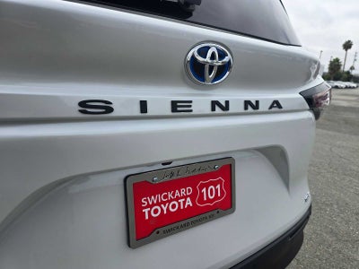 2025 Toyota Sienna XLE