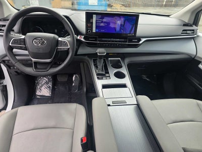 2025 Toyota Sienna XLE