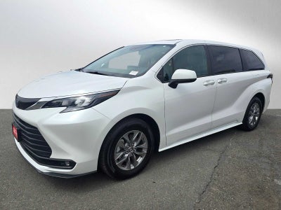 2025 Toyota Sienna XLE