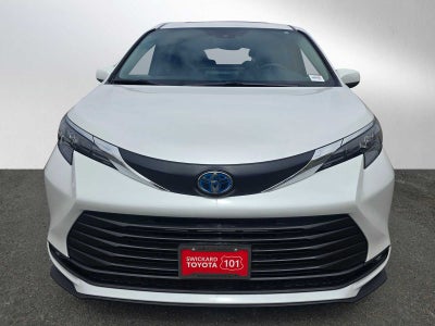 2025 Toyota Sienna XLE