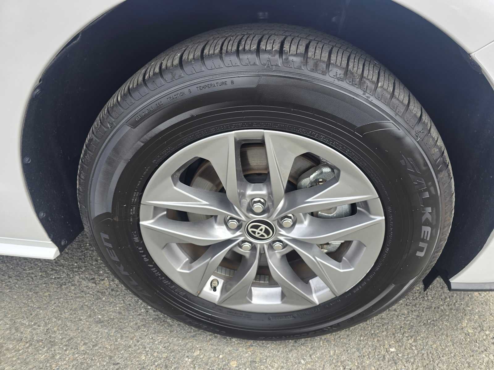 2025 Toyota Sienna XLE