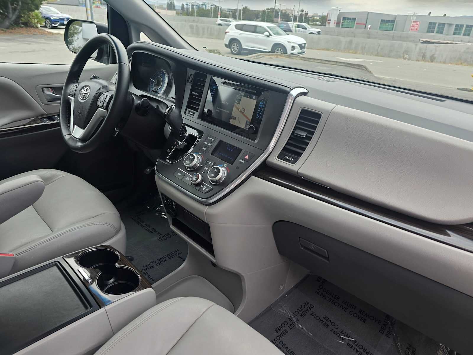 2017 Toyota Sienna XLE
