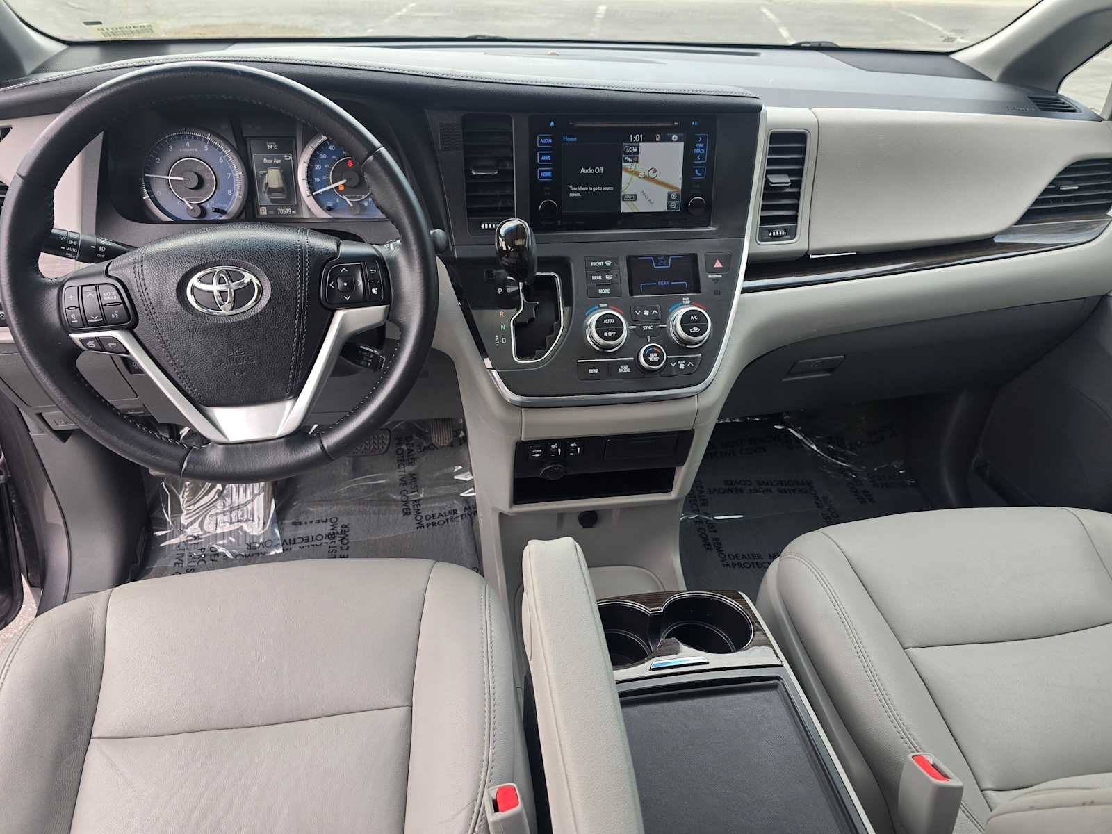 2017 Toyota Sienna XLE