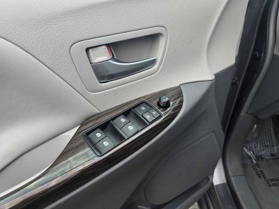 2017 Toyota Sienna XLE