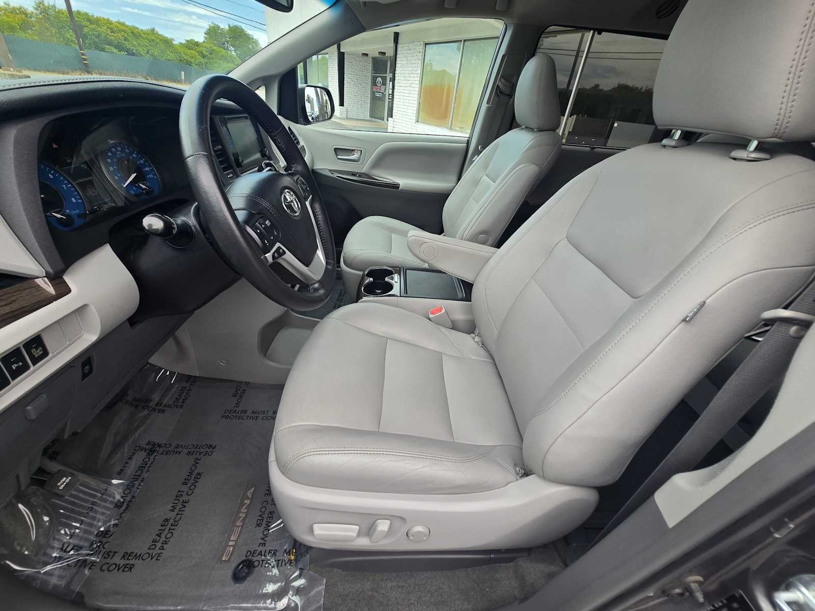 2017 Toyota Sienna XLE