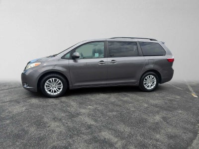2017 Toyota Sienna XLE