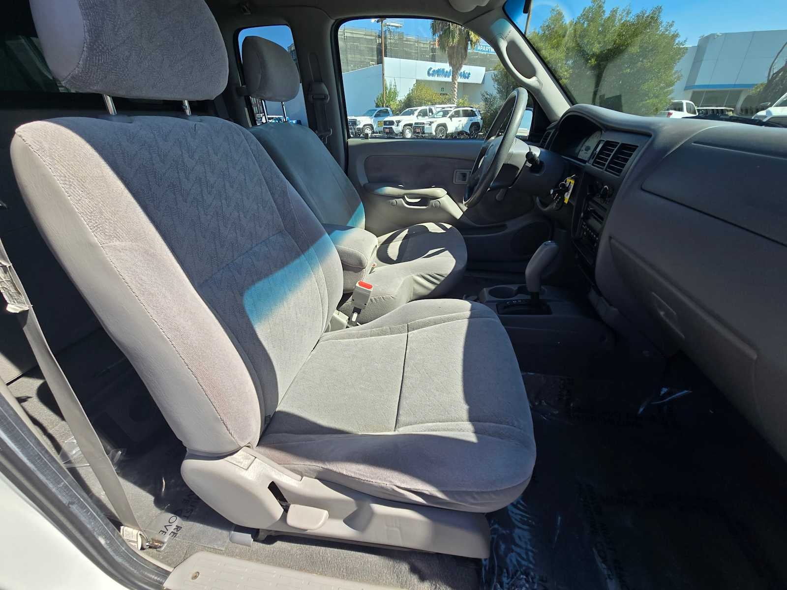 2004 Toyota Tacoma XtraCab Auto (Natl)