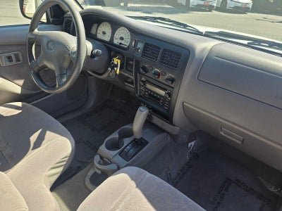 2004 Toyota Tacoma XtraCab Auto (Natl)