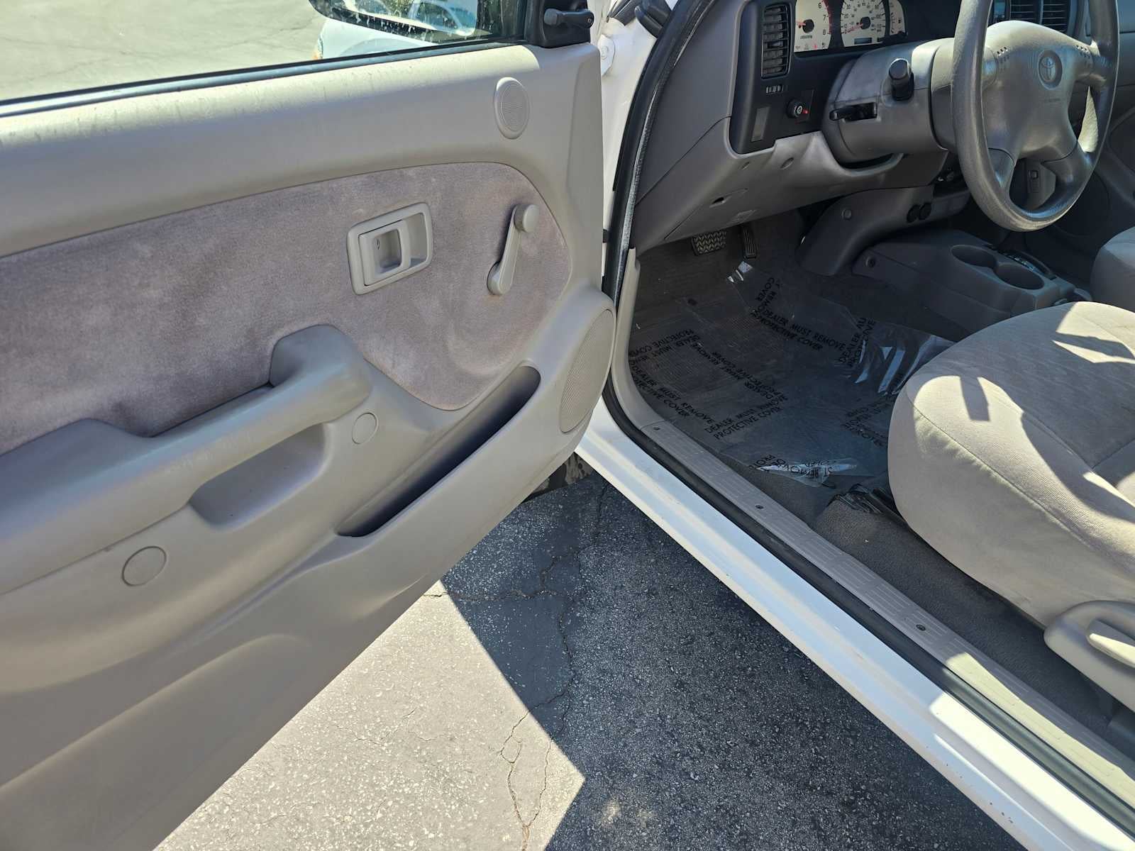 2004 Toyota Tacoma XtraCab Auto (Natl)