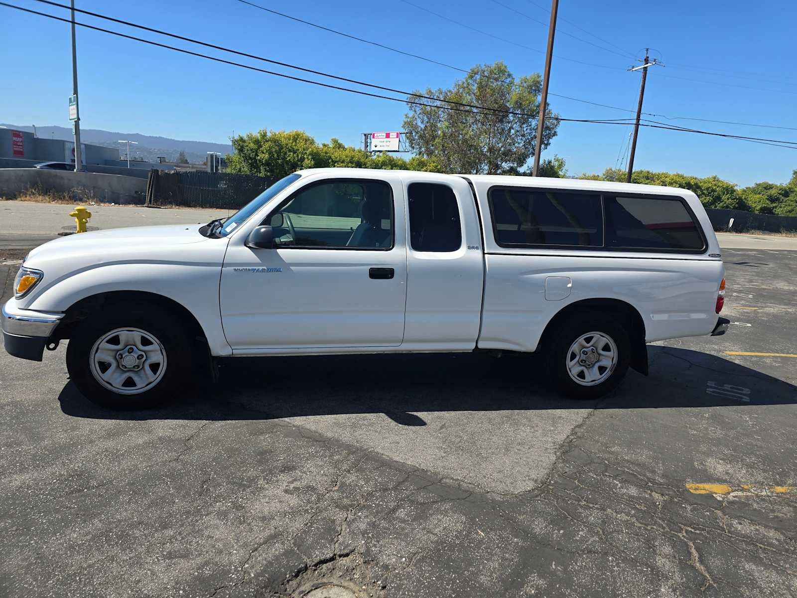 2004 Toyota Tacoma XtraCab Auto (Natl)
