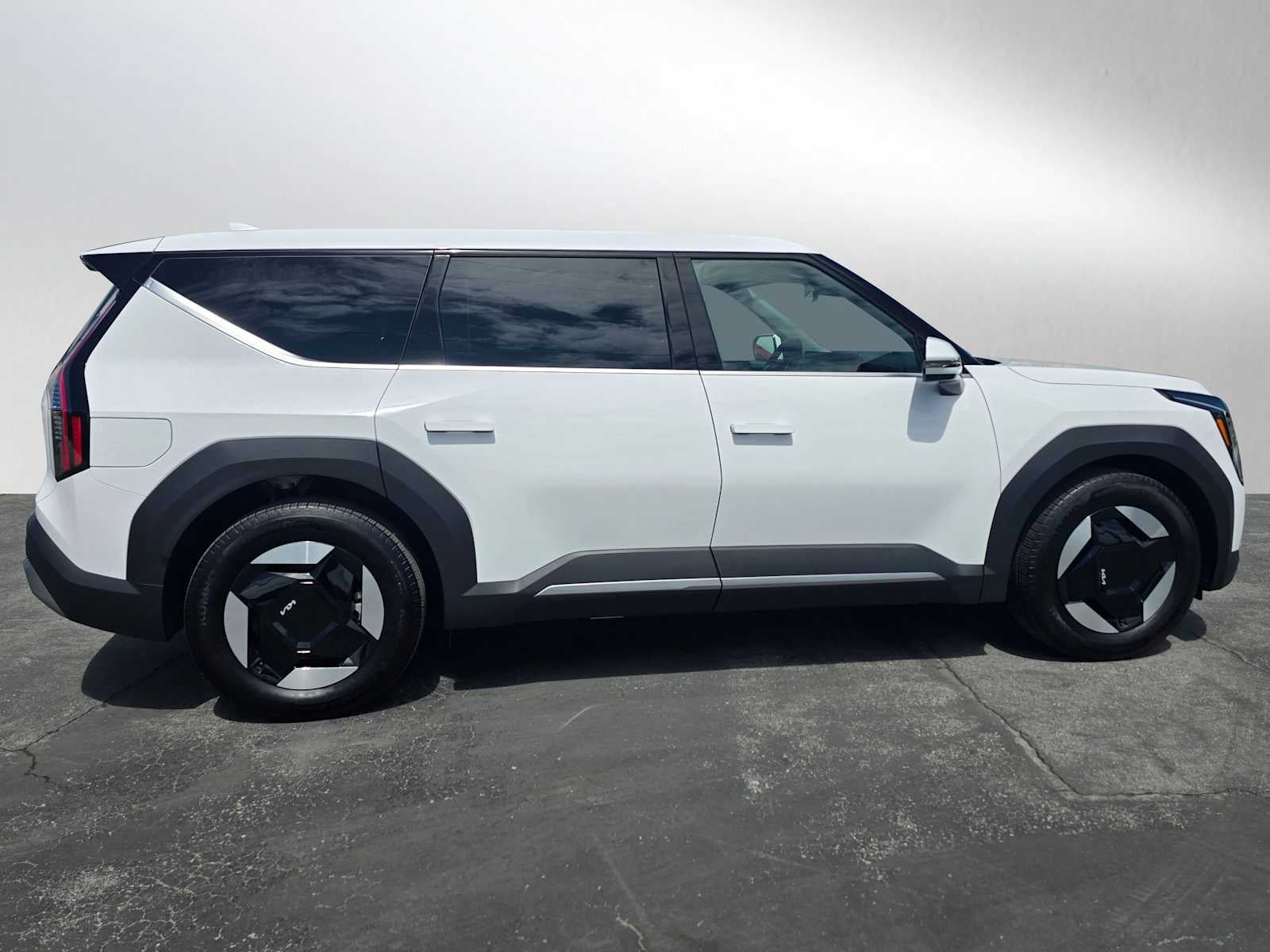 2026 Kia EV9 Light Short Range