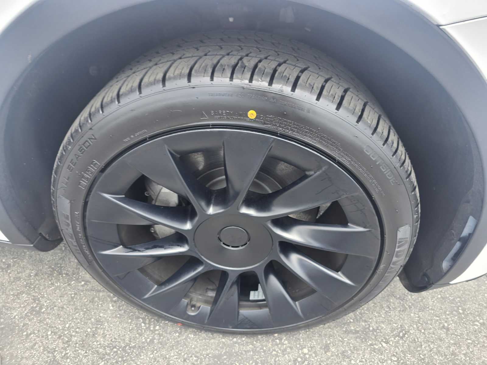 2024 Tesla Model Y RWD