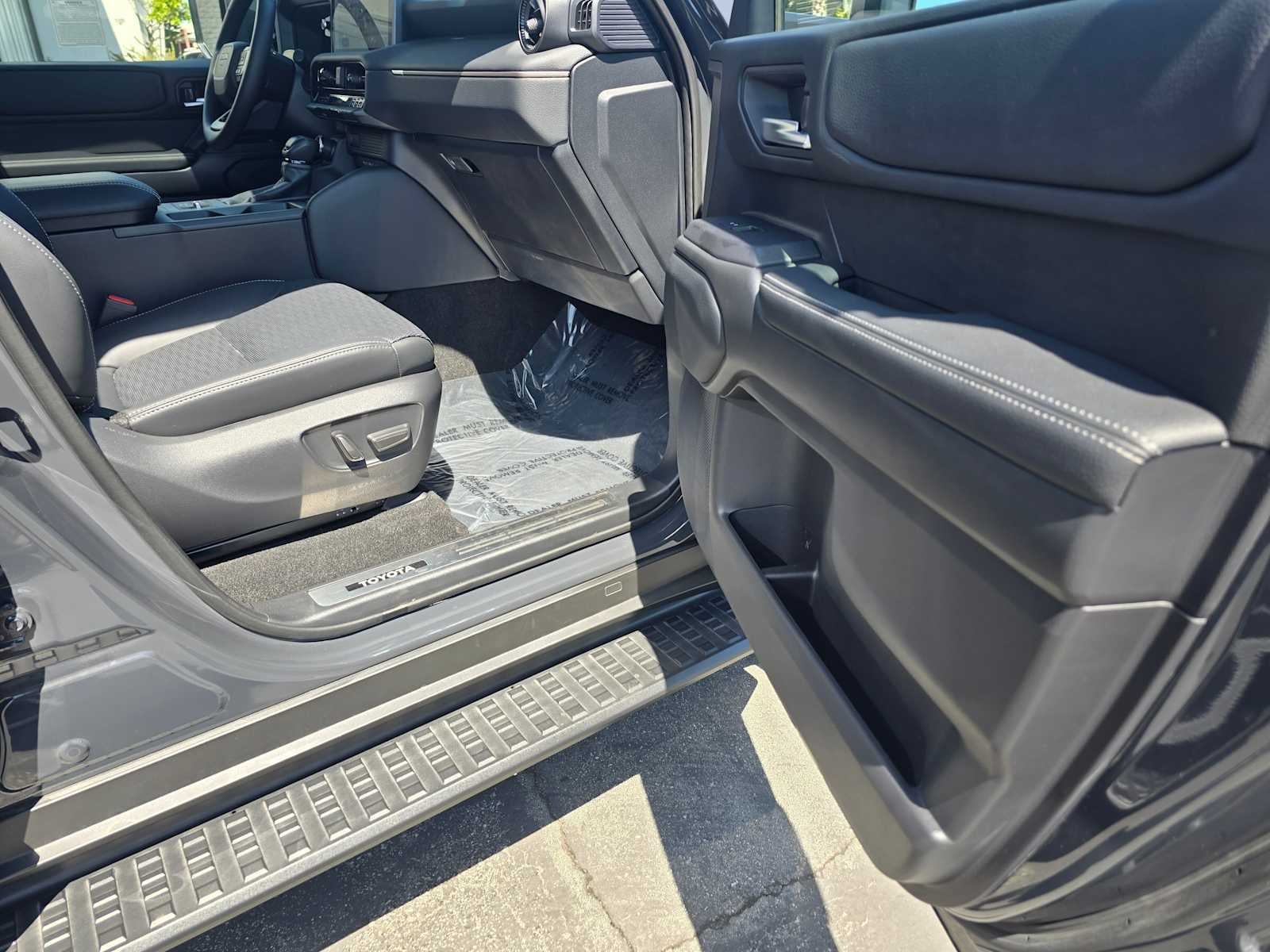 2025 Toyota Land Cruiser 4WD (Natl)