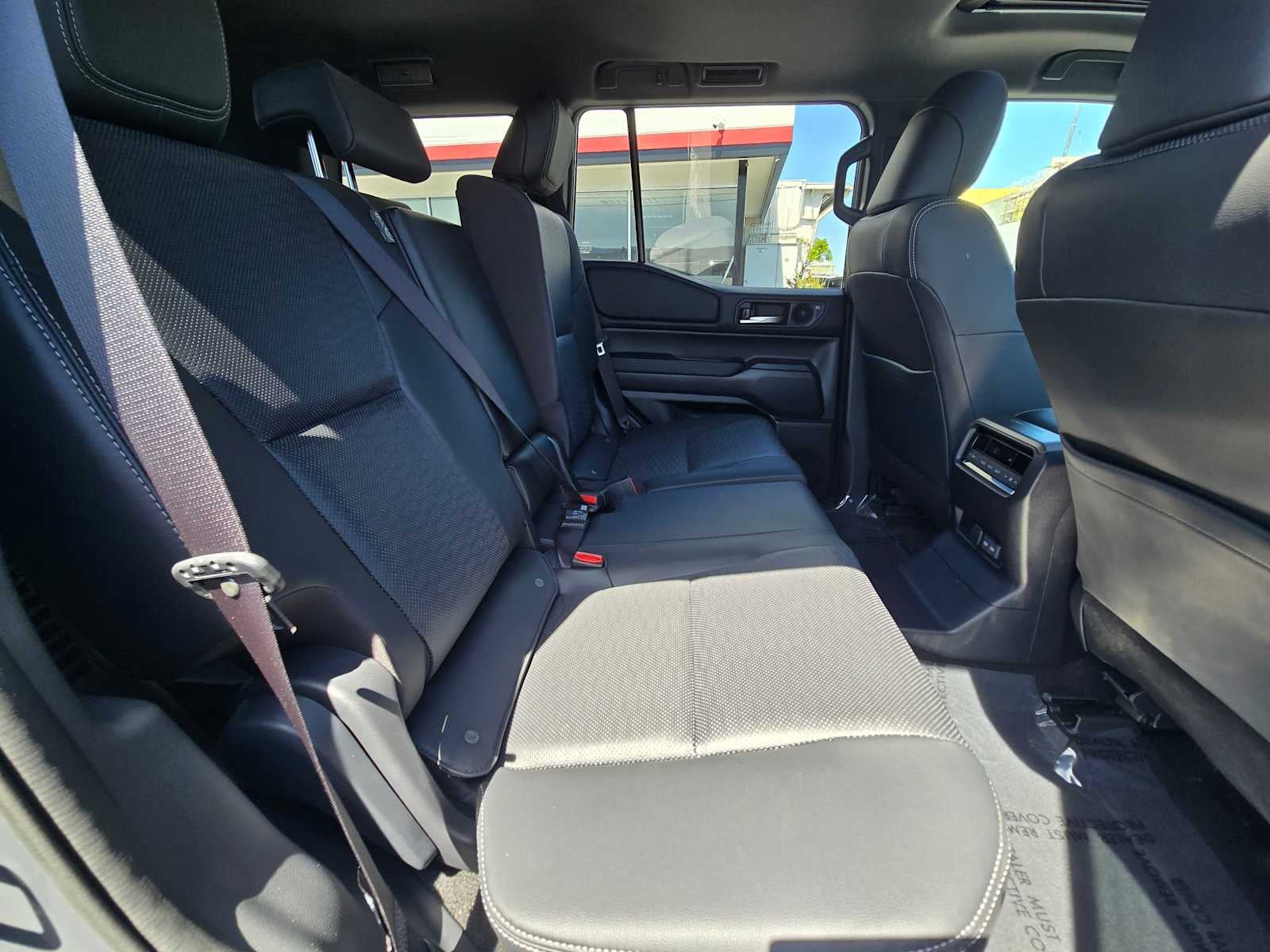 2025 Toyota Land Cruiser 4WD (Natl)