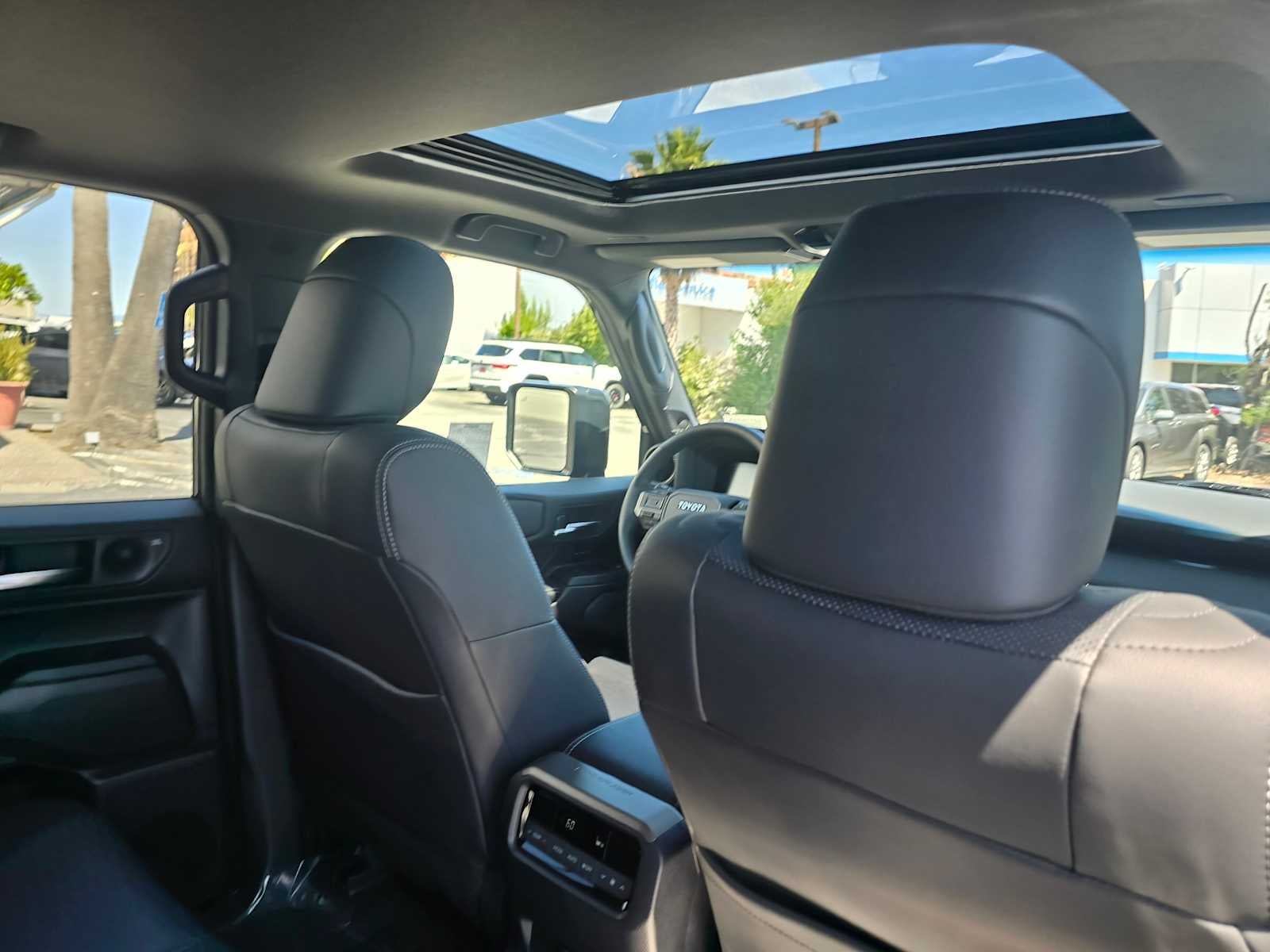 2025 Toyota Land Cruiser 4WD (Natl)