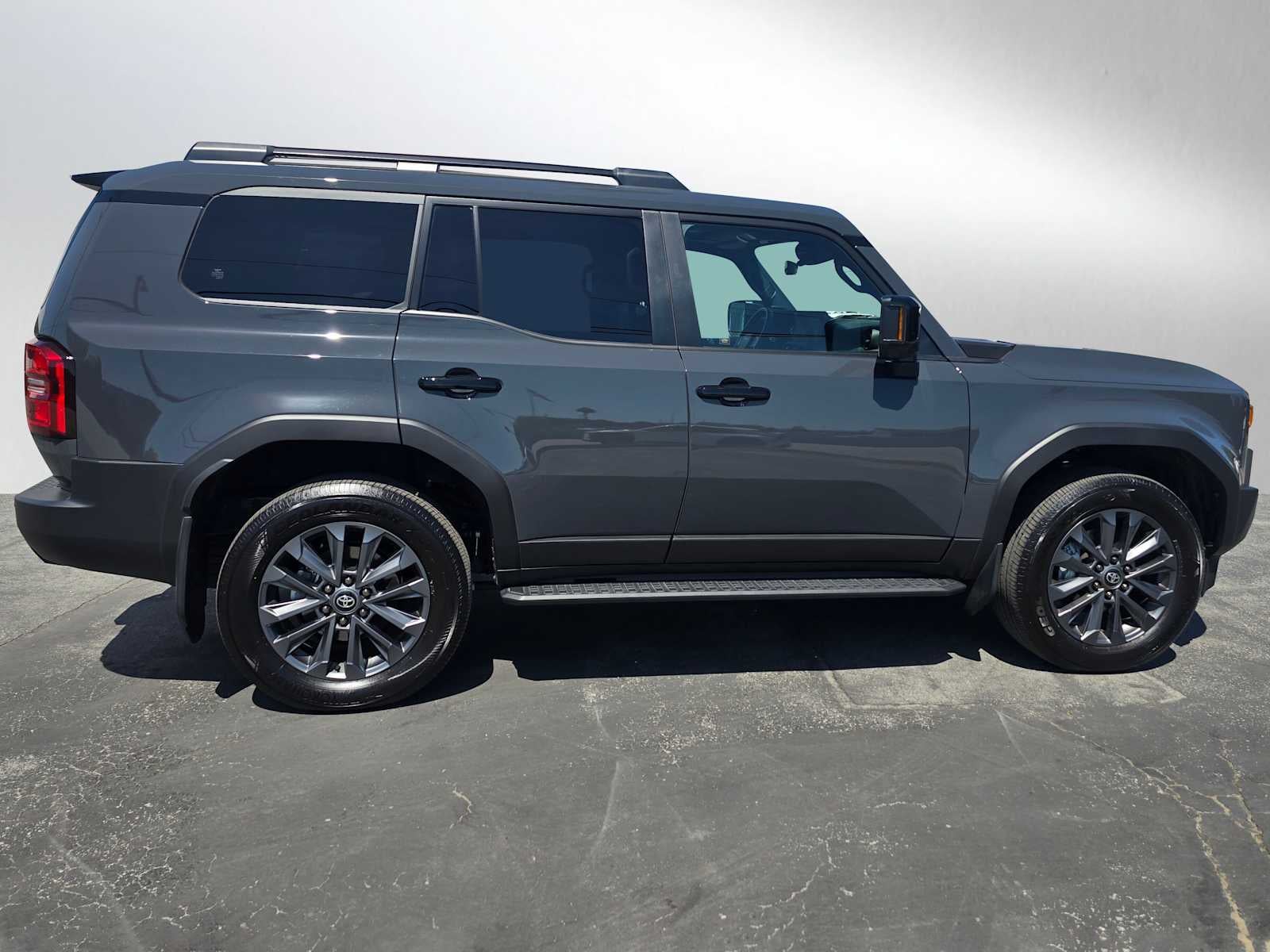 2025 Toyota Land Cruiser 4WD (Natl)