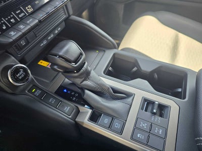 2025 Toyota Land Cruiser 4WD (Natl)