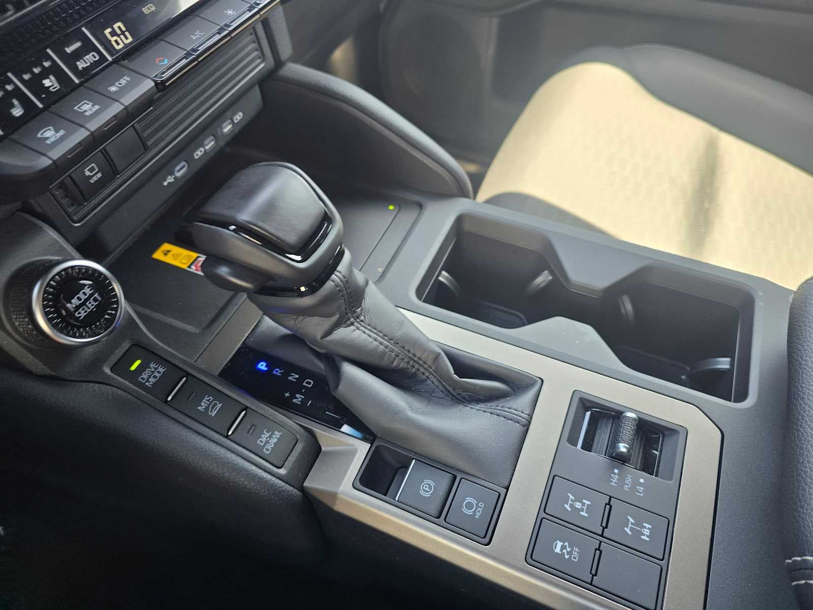 2025 Toyota Land Cruiser 4WD (Natl)