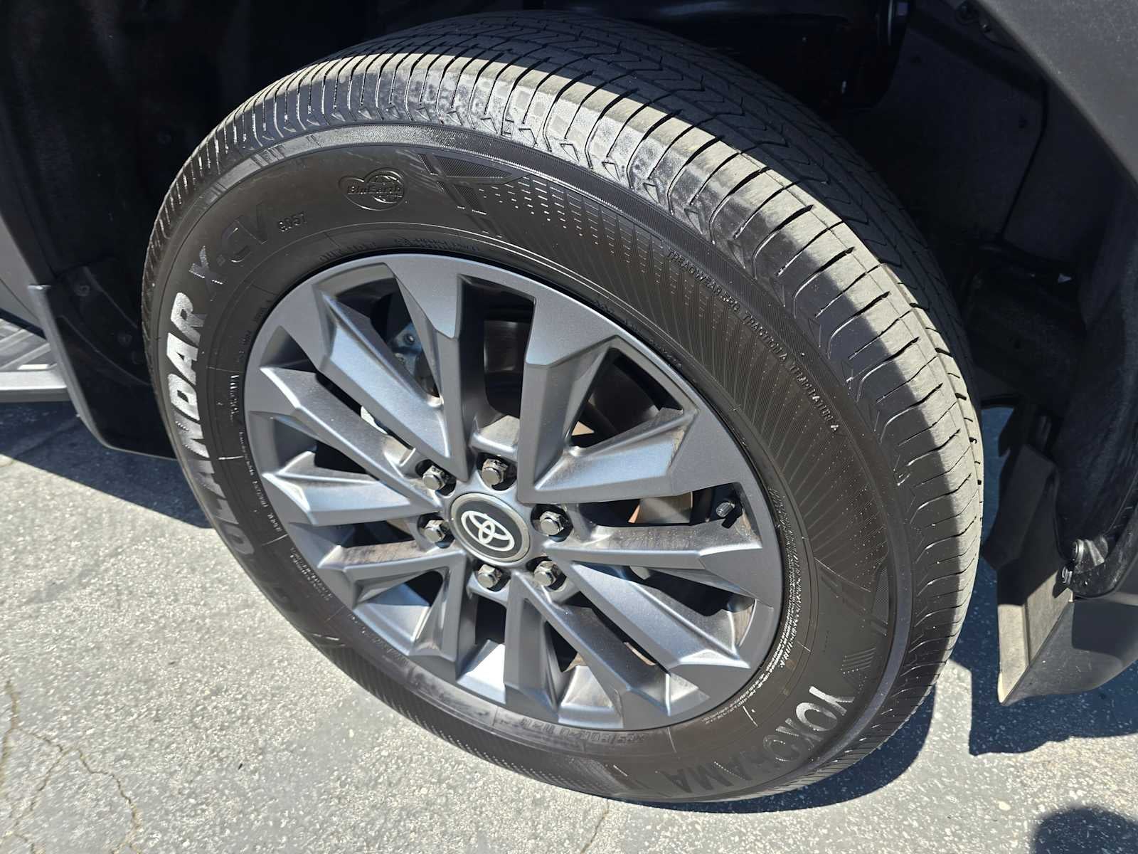 2025 Toyota Land Cruiser 4WD (Natl)