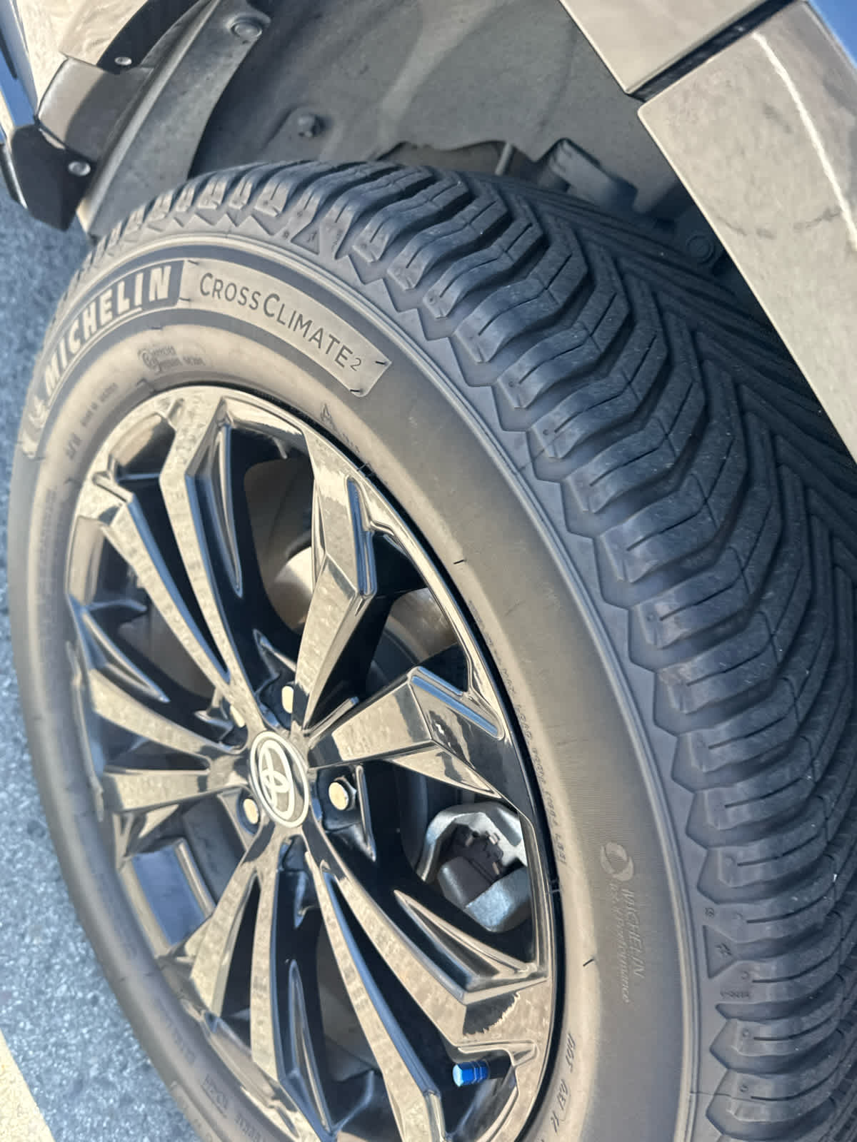 2023 Toyota RAV4 Hybrid SE