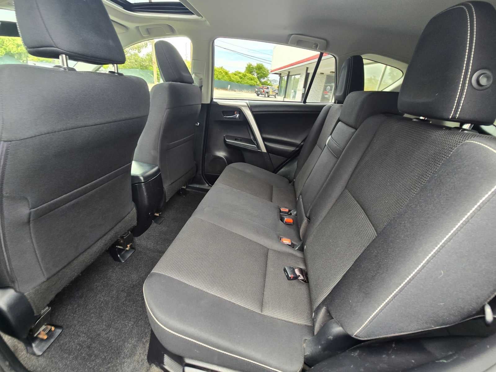2016 Toyota RAV4 Hybrid XLE
