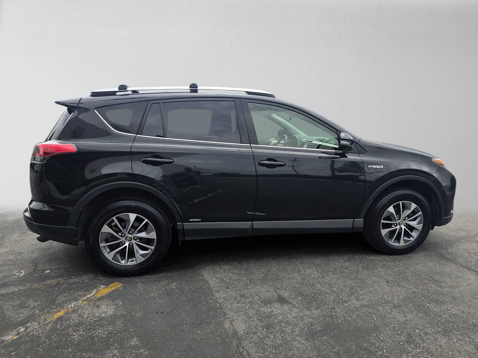 2016 Toyota RAV4 Hybrid XLE