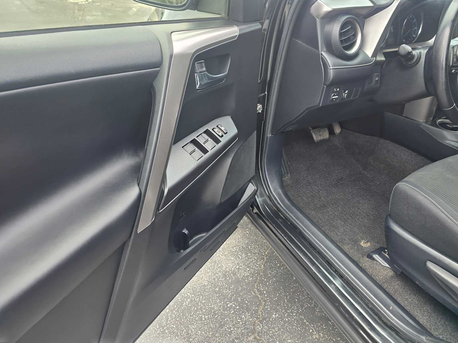 2016 Toyota RAV4 Hybrid XLE