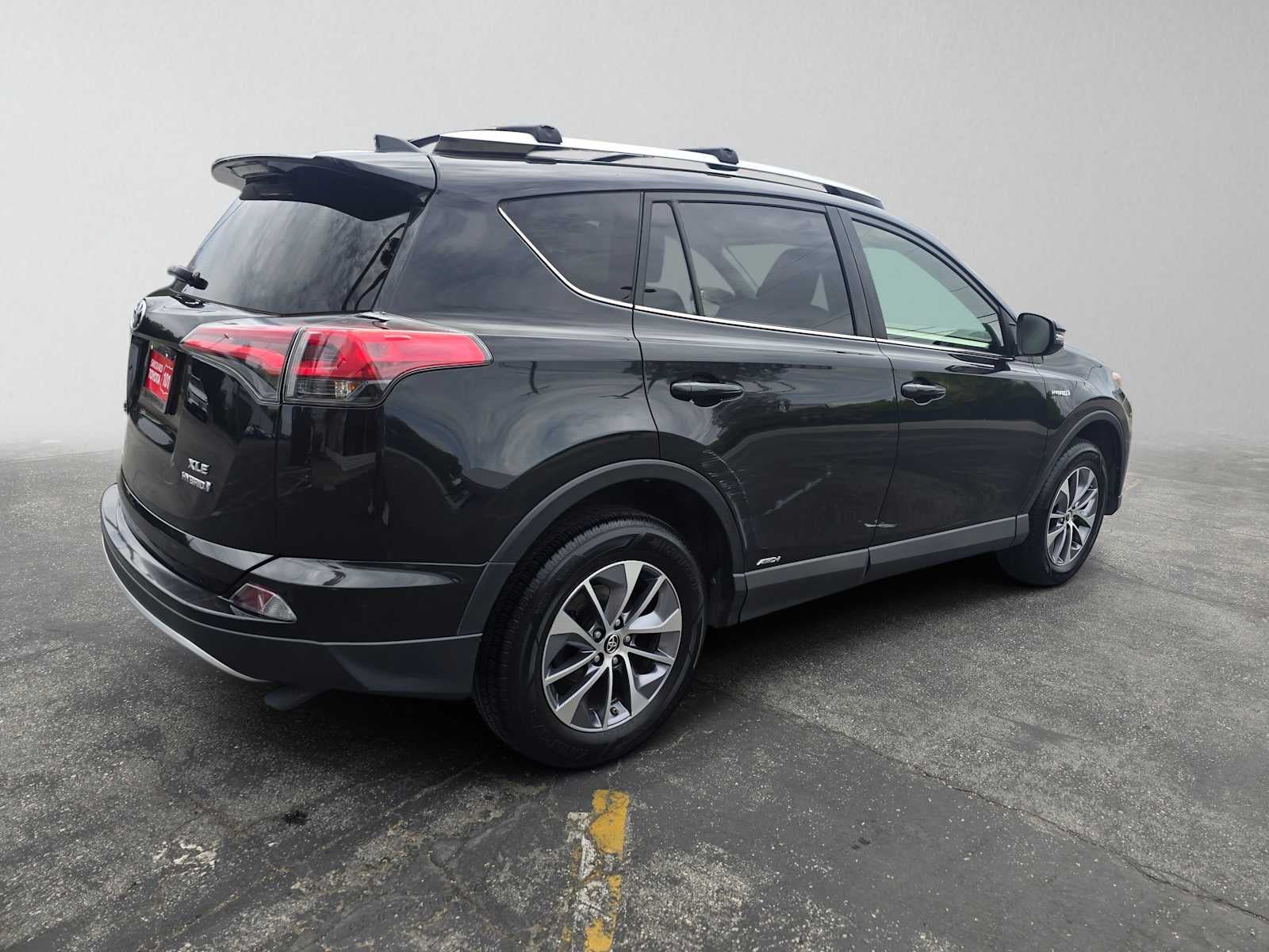 2016 Toyota RAV4 Hybrid XLE