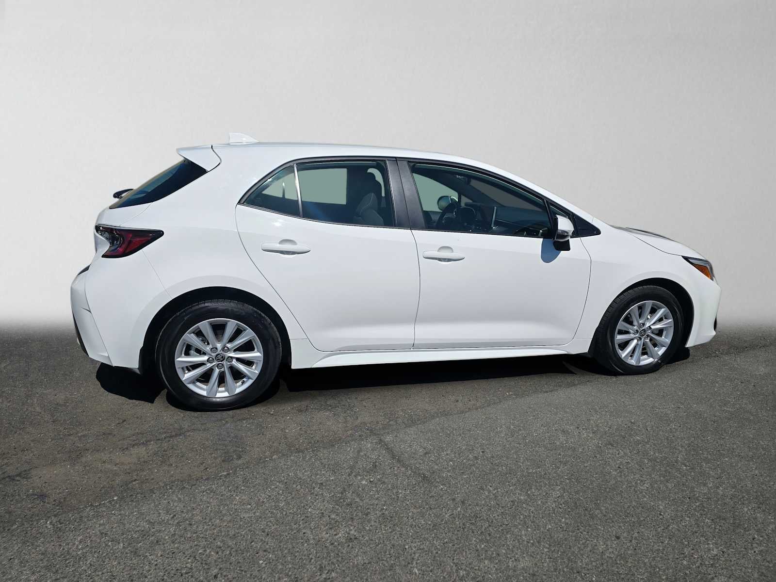2025 Toyota Corolla Hatchback SE