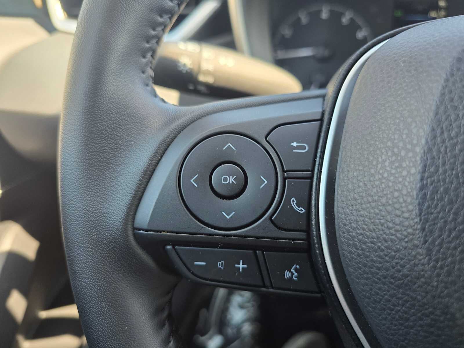 2025 Toyota Corolla Hatchback SE