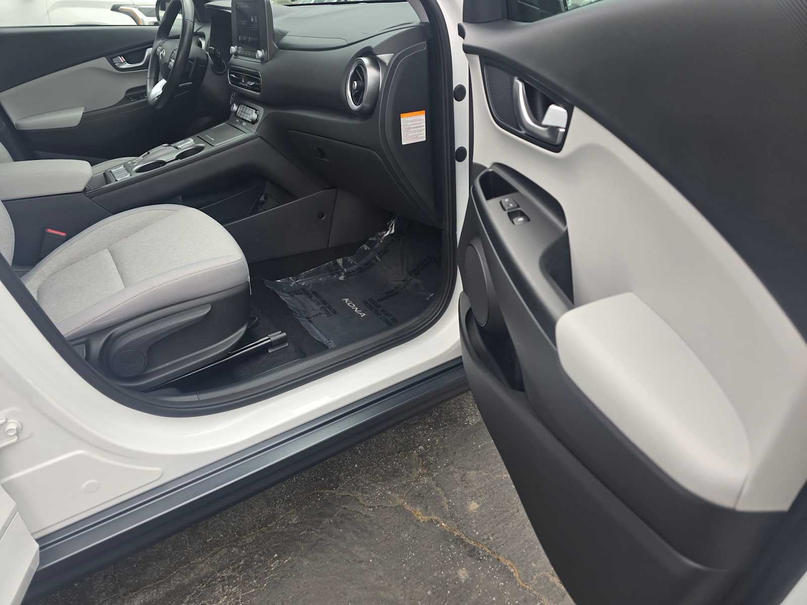 2022 Hyundai Kona Electric SEL