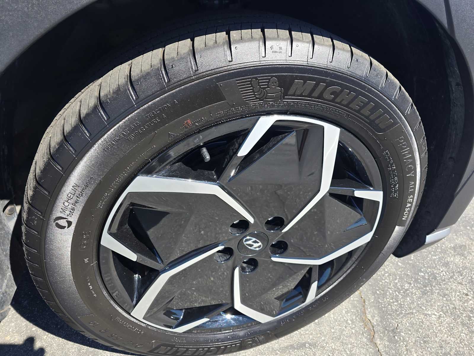 2024 Hyundai IONIQ 5 SEL