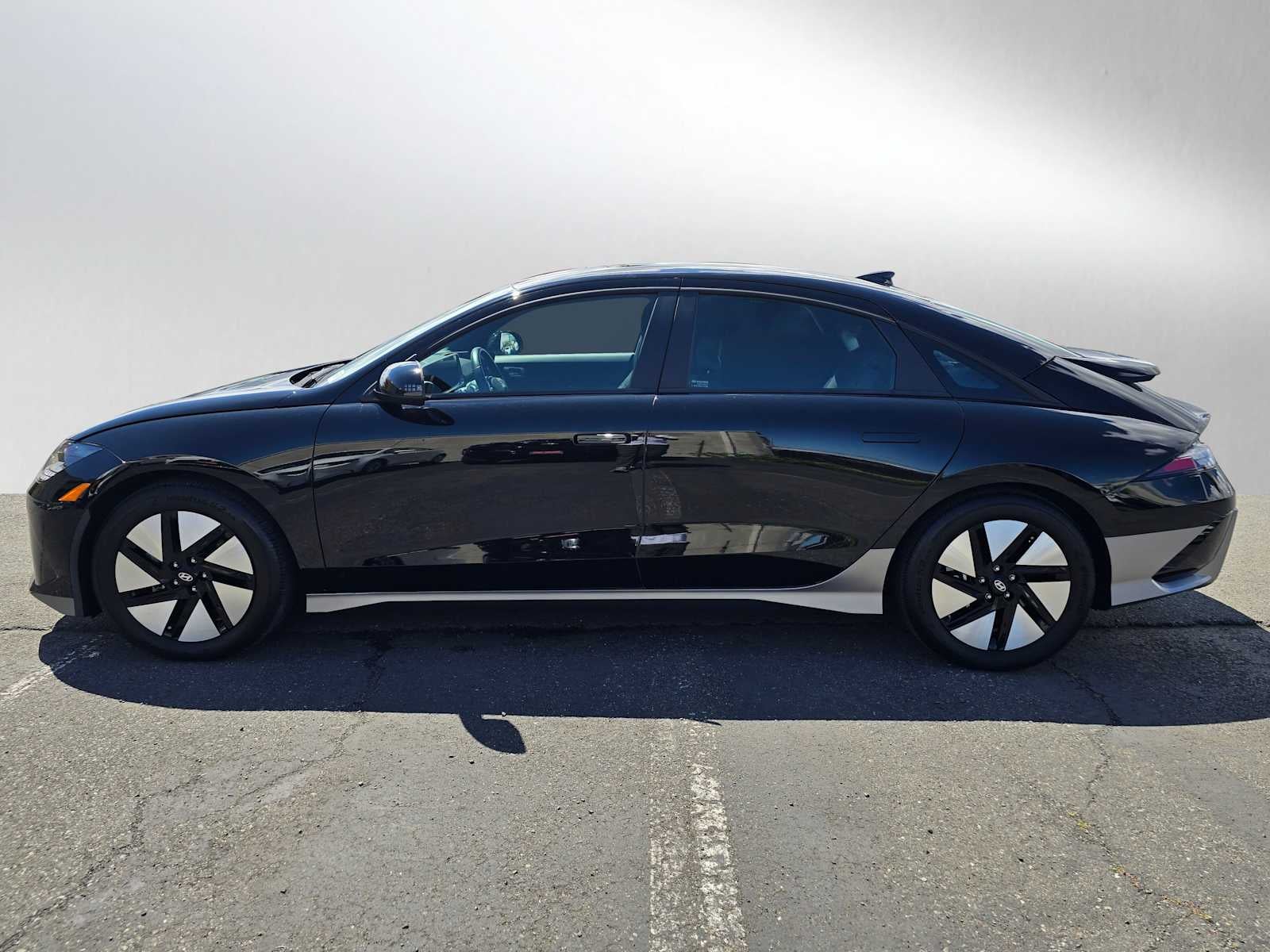 2024 Hyundai IONIQ 6 SE